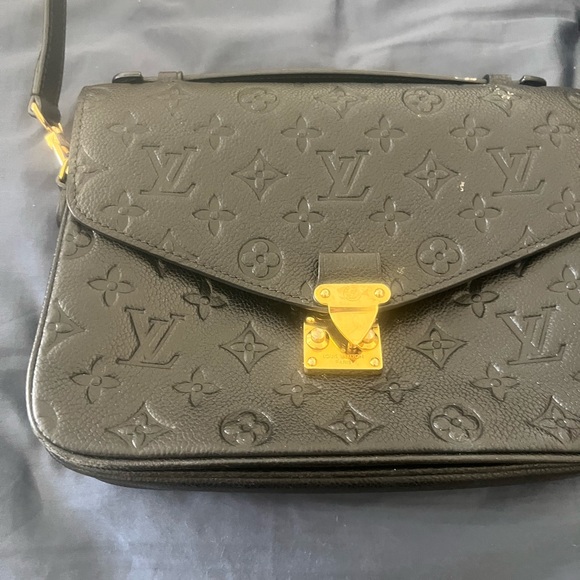 Louis Vuitton Black and Gold Crossbody Bag - Picture 1 of 16